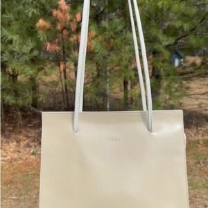 FURLA CREAM & WHITE LEATHER TOTE WITH SLIM SHOULDER STRAPS